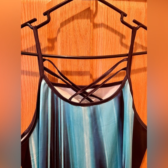 NWOT Women’s XL Color Block Slip Dress w/ Cross Strap Detail in Teal & Black - Picture 5 of 10